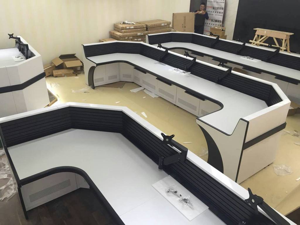 操作臺在外觀上分為幾種類型？